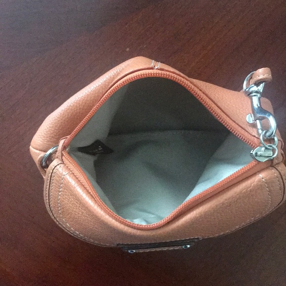 Coach wristlet - Picture 5 of 6